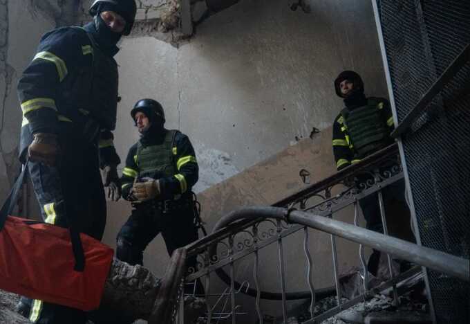 Не виходить на зв’язок: уламки дрону у Києві влучили у квартиру відомого українця