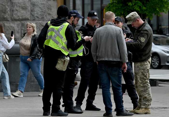 СБУ викрила 6 модераторів каналів Телеграм, які повідомляли про пересування ТЦК на Сумщині