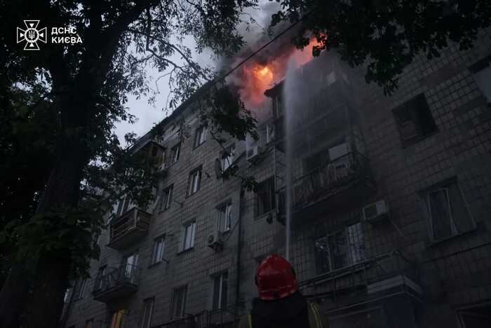 Росія атакувала Київ безпілотниками і балістикою: є загиблі та постраждалі