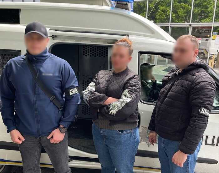 У Києві затримано жінку, яка за 6 тисяч доларів видавала фіктивні діагнози для військовозобов’язаних