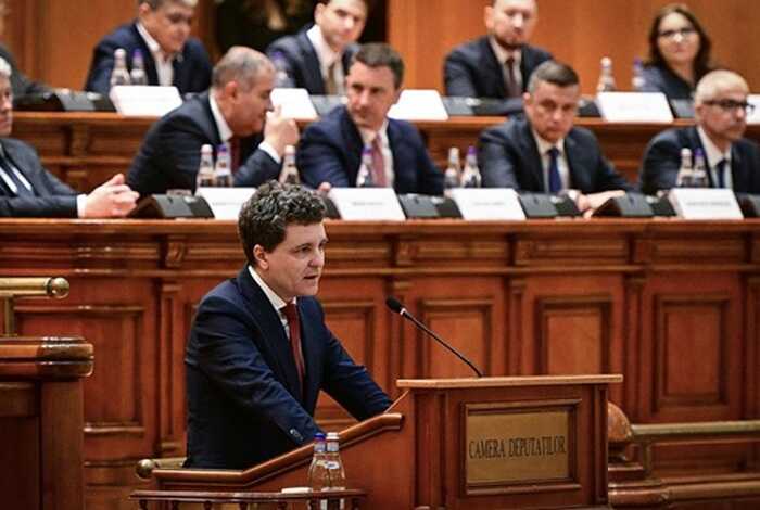 Новообраний президент Румунії Нікушор Дан склав присягу