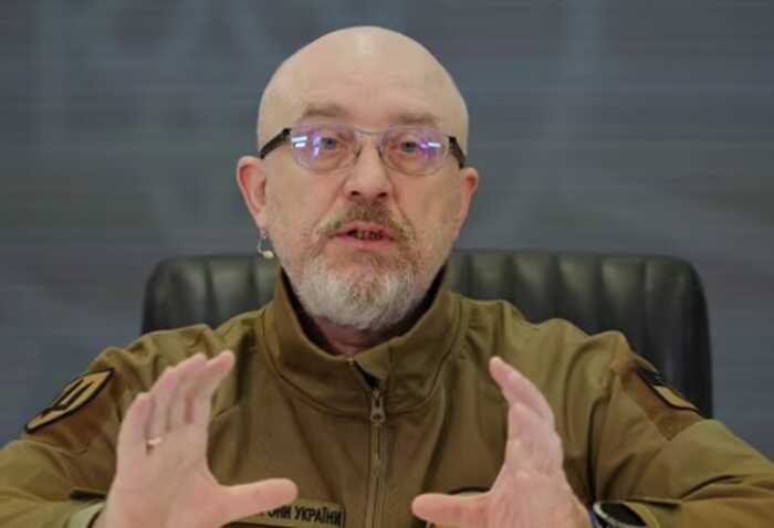 Справа про 13 мільярдів на харчування ЗСУ: НАБУ провело обшуки в ексглави Міноборони Резнікова