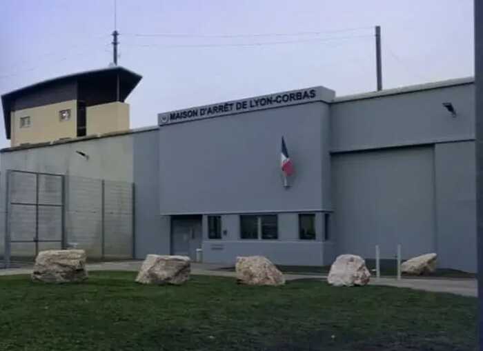 Французький в’язень здійснив втечу, заховавшись у мішку для білизни