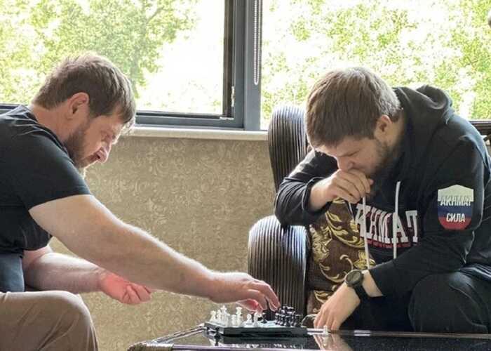 Кадиров відповів на чутки про проблеми зі здоров’ям партією в шахи