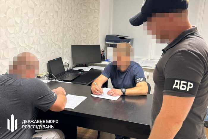 На Донеччині посадовець військової частини незаконно виплатив 2 мільйони гривень підлеглим