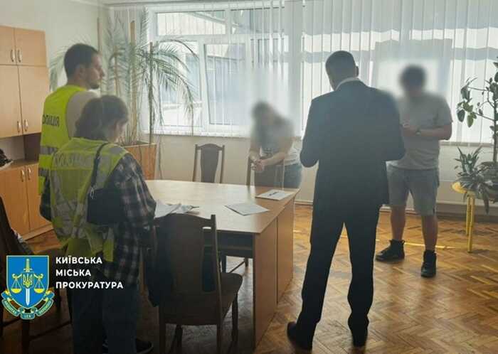 У Києві директорку та головбуха ліцею підозрюють у розкраданні 10 мільйонів гривень